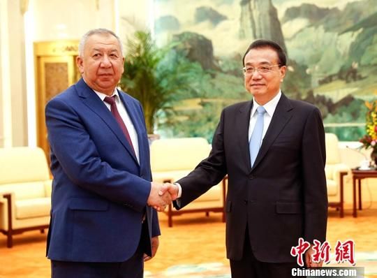 10月9日，中国国务院总理李克强在北京人民大会堂会见来华出席2019年中国北京世界园艺博览会闭幕式的吉尔吉斯斯坦第一副总理博罗诺夫。中新社记者
