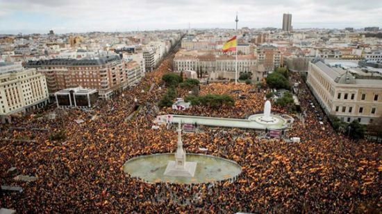 数以万计的民众在西班牙马德里举行了游行示威活动。