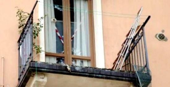 意大利租房人阳台栏杆脱落坠地身亡。