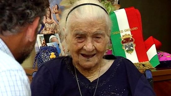 欧洲最年长人瑞、意大利116岁女性朱塞皮亚·罗布琪辞世。