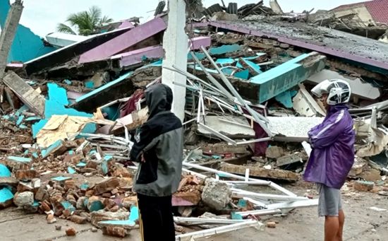 印尼强震已造成67人死亡。