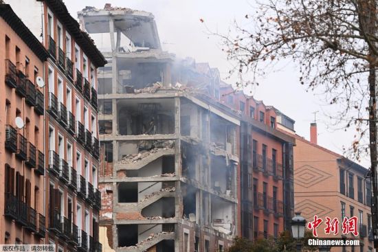 当地时间1月20日，西班牙首都马德里市中心一建筑发生爆炸，事故造成3人死亡、另有11人受伤。其中，遇难者包括一名保加利亚男子。官员证实，爆炸是由气体泄漏引发。图为爆炸现场。