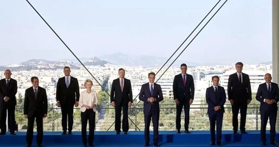 南欧九国集团峰会在希腊举行。