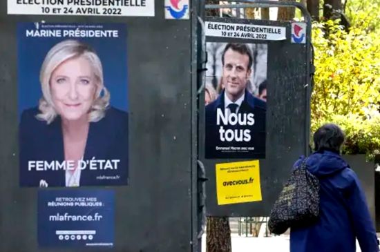 法国公民周日前往投票站参加总统选举。
