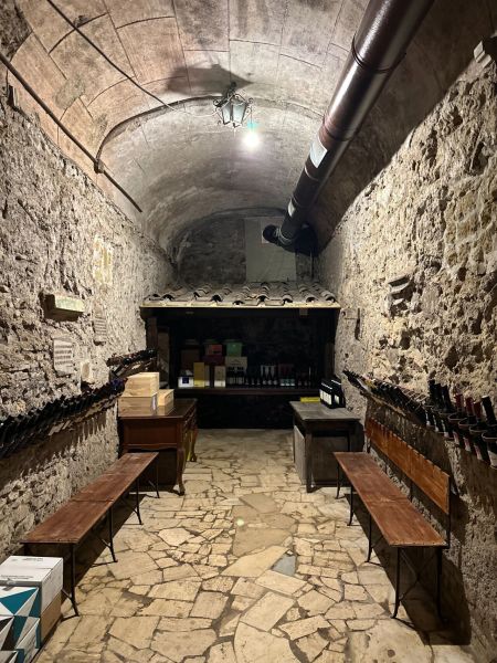 地下酒窖
