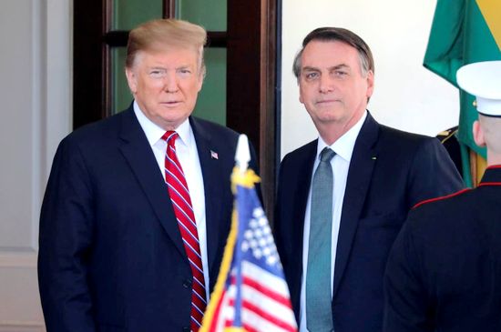 特朗普与巴西总统博索纳罗会晤讨论委国问题。