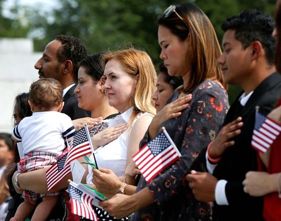 2017年加利福尼亚有超过15万人入籍成为美国公民。
