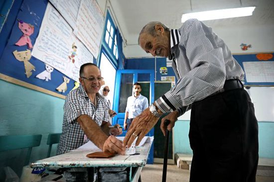 突尼斯总统选举投票开始。