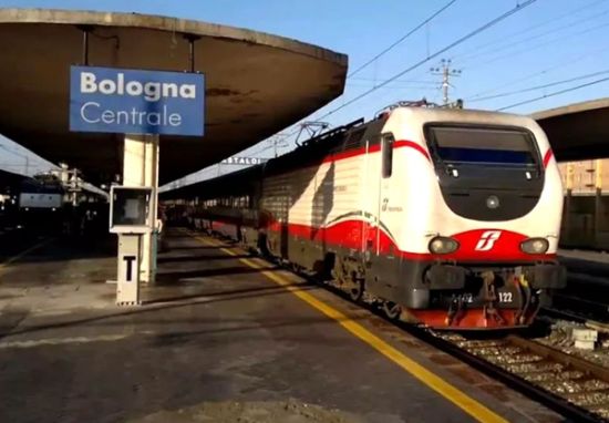 意大利博洛尼亚火车站。